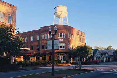 main street