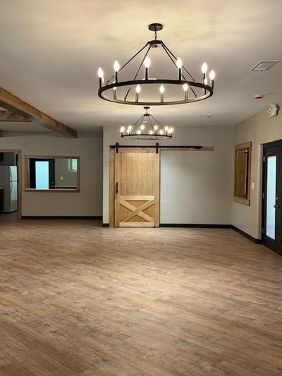 Farmhouse Industrial Grand Chandeliers 