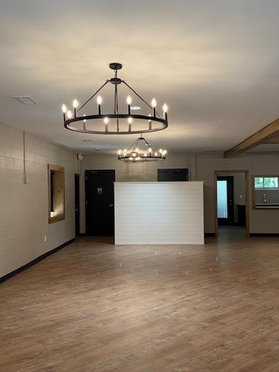 Farmhouse Industrial Grand Chandeliers 